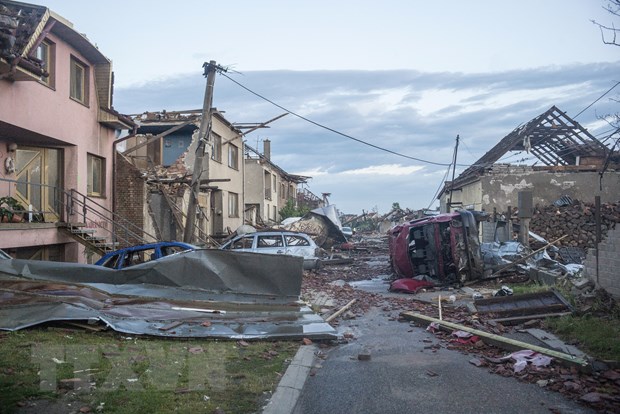 Supporting overseas Vietnamese hit by tornado in Czech Republic